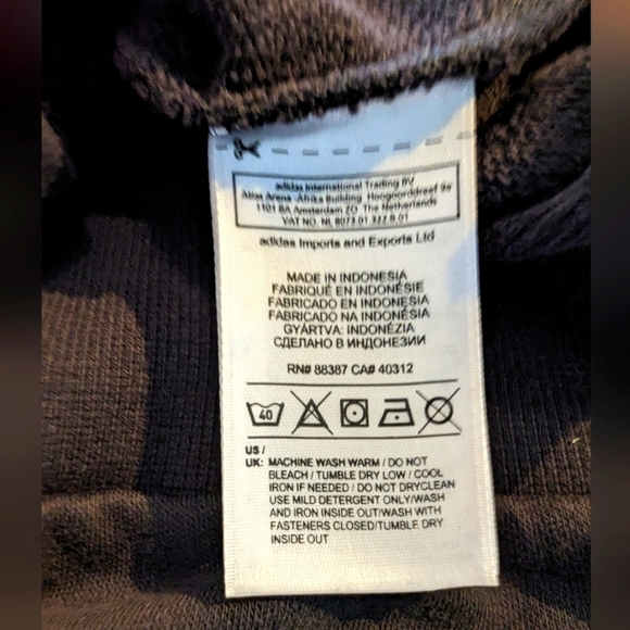 Adidas black 3 stripe predator zip track jacket with hood. NWOT Youth size L - Picture 4 of 4